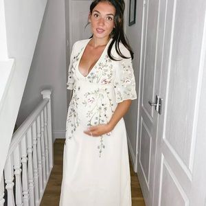Hope & Ivy Maternity bridesmaid embroidered midaxi dress in ivory floral